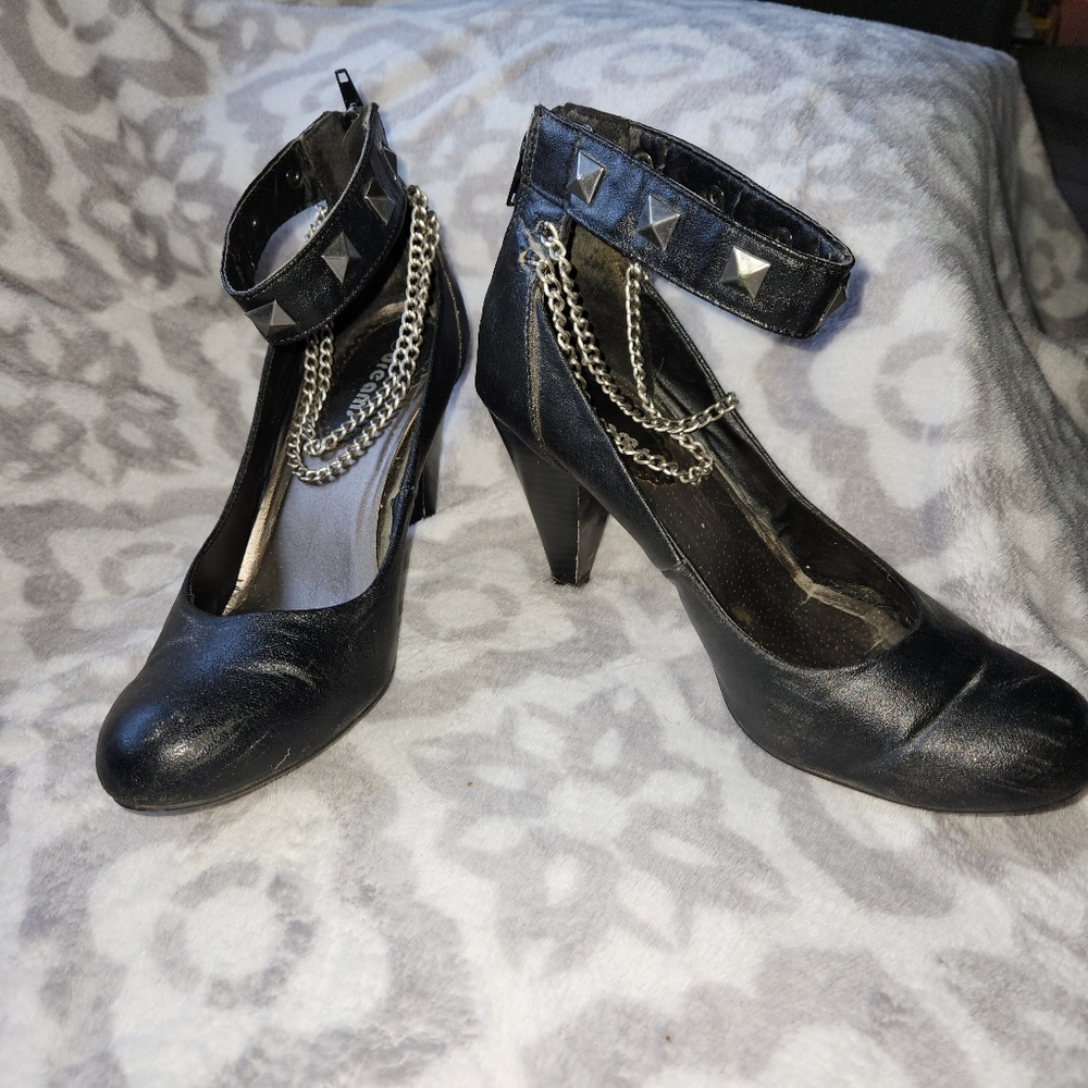 9 Dreams ankle strap studded chain heel black